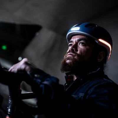 Casque Vélo Avec Led Intégrée Vio Nutcase Bleu Marine 8 Casque Vélo Avec Led Intégrée Vio Nutcase Bleu Marine – Image 6