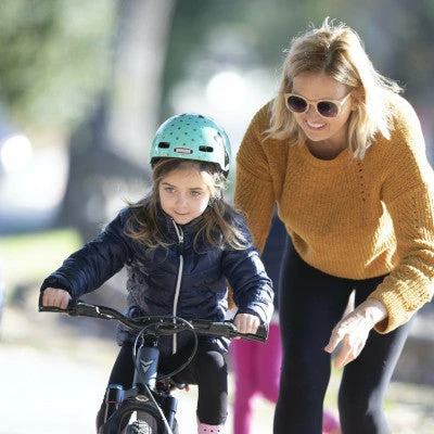 Casque Vélo Enfant Nutcase Little Nutty Sock Hop Gloss MIPS 8 Casque Vélo Enfant Nutcase Little Nutty Sock Hop Gloss MIPS – Image 6