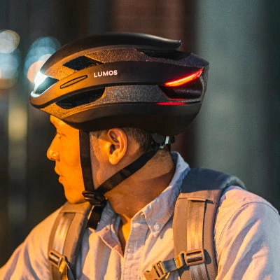 Casque Vélo Lumineux à Clignotants Ultra Lumos Noir 7 Casque Vélo Lumineux à Clignotants Ultra Lumos Noir – Image 5