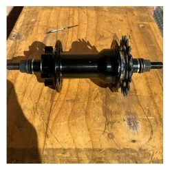 Casques vélo Soldes Magasin -Casques vélo Soldes Magasin moyeu collective c2 arriere noir 1