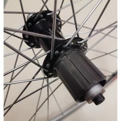 Mach1 Roue Vélo Course 700 Arrière Alu Cassette à Blocage Rapide -Casques vélo Soldes Magasin roue velo course 700 arriere alu cassette a blocage rapide full 3